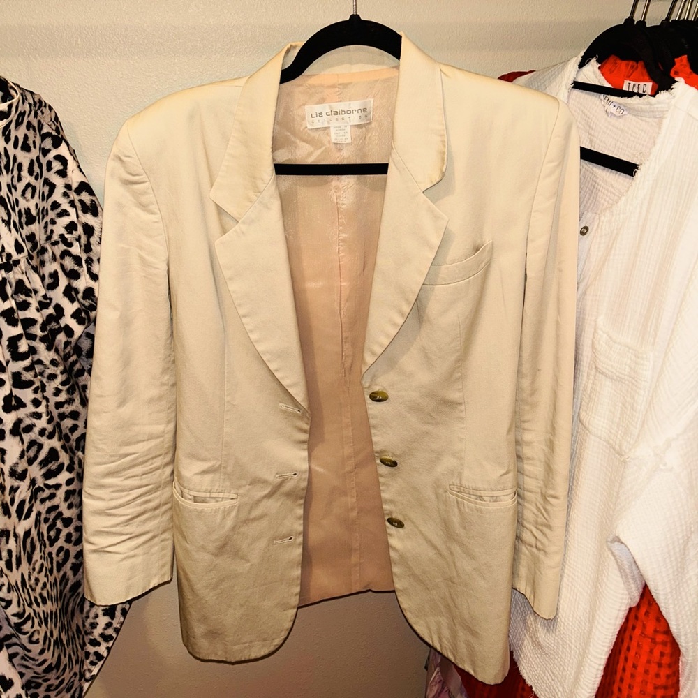 Liz Claiborne Cream Blazer Size 4 for women